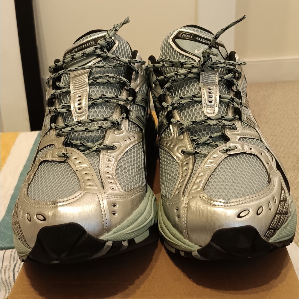 ASICS gel nimbus 10.1 Silver and Black Running Shoes